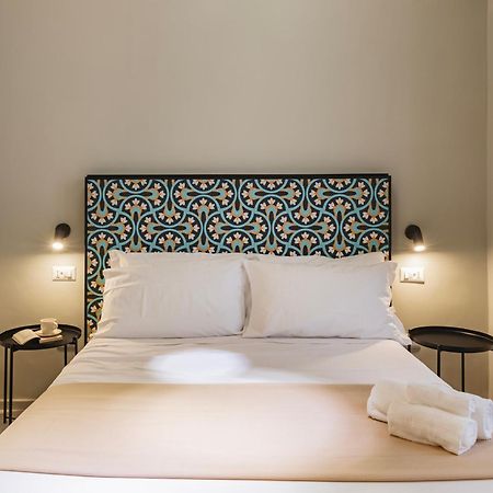 Almica24 Hotel Бари Екстериор снимка
