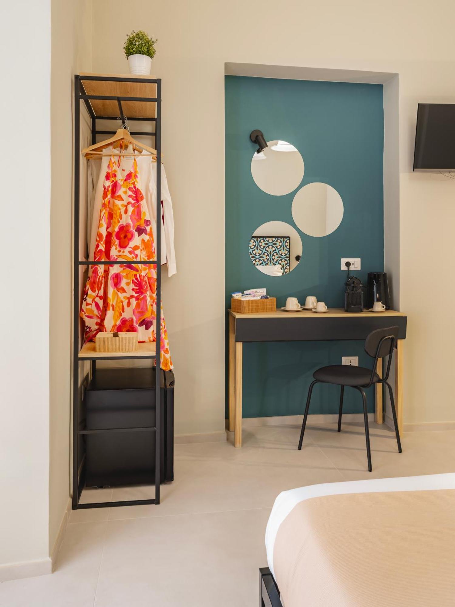 Almica24 Hotel Бари Екстериор снимка