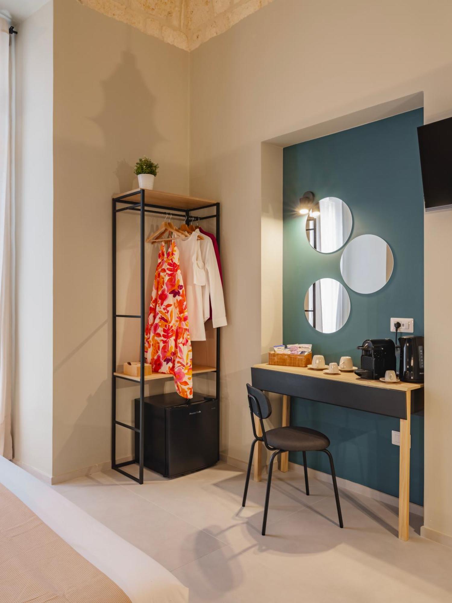 Almica24 Hotel Бари Екстериор снимка