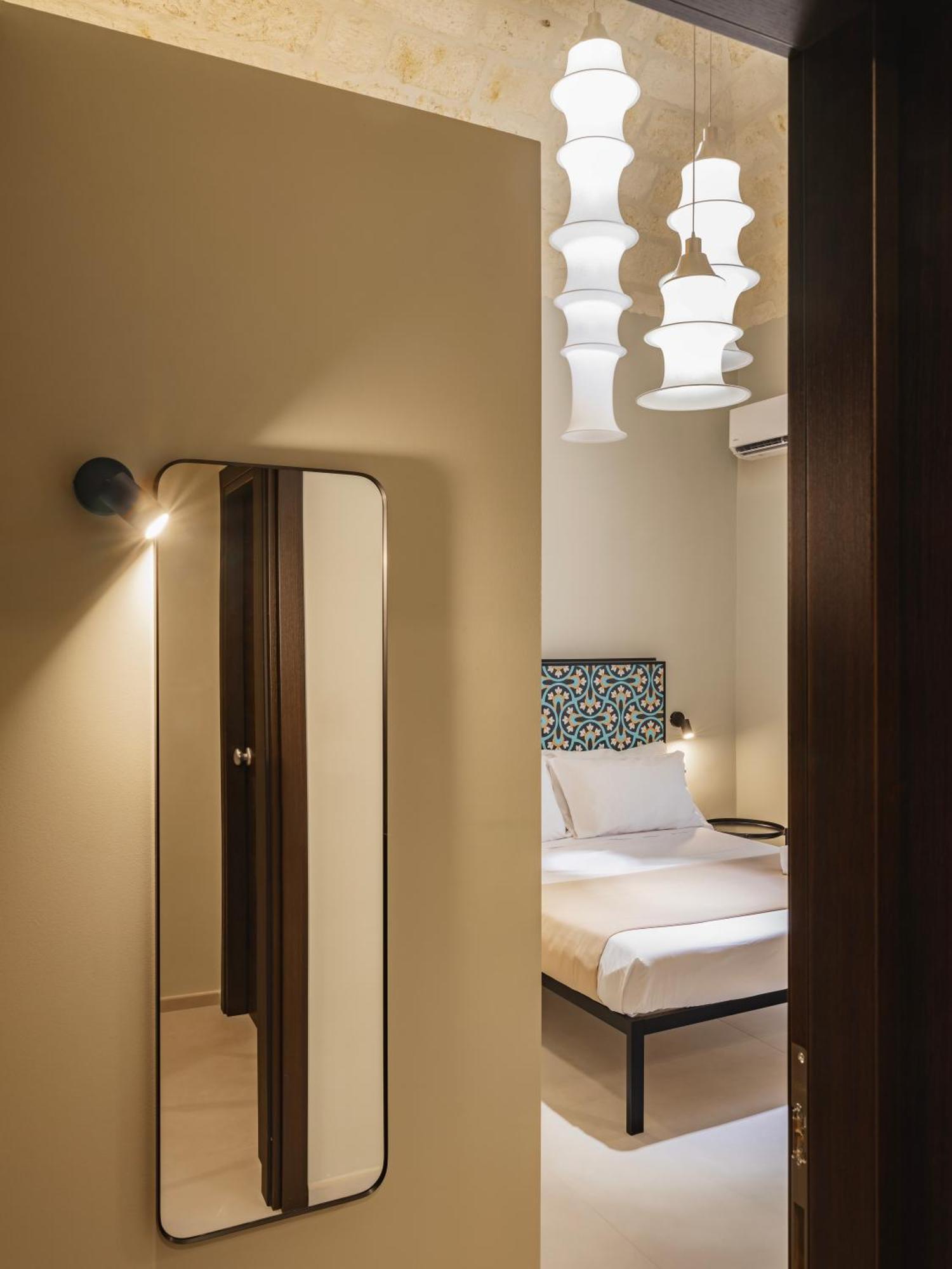 Almica24 Hotel Бари Екстериор снимка