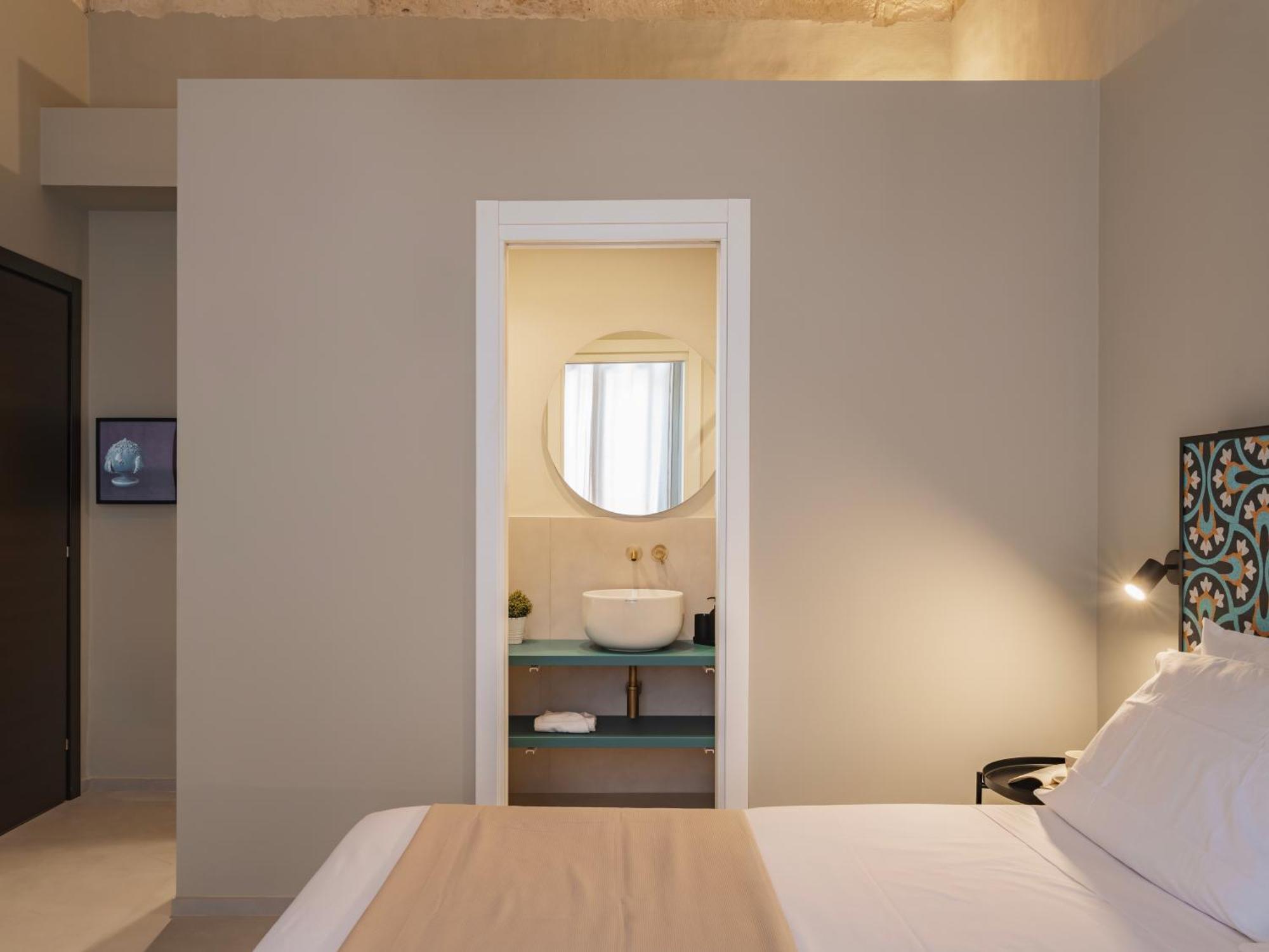 Almica24 Hotel Бари Екстериор снимка