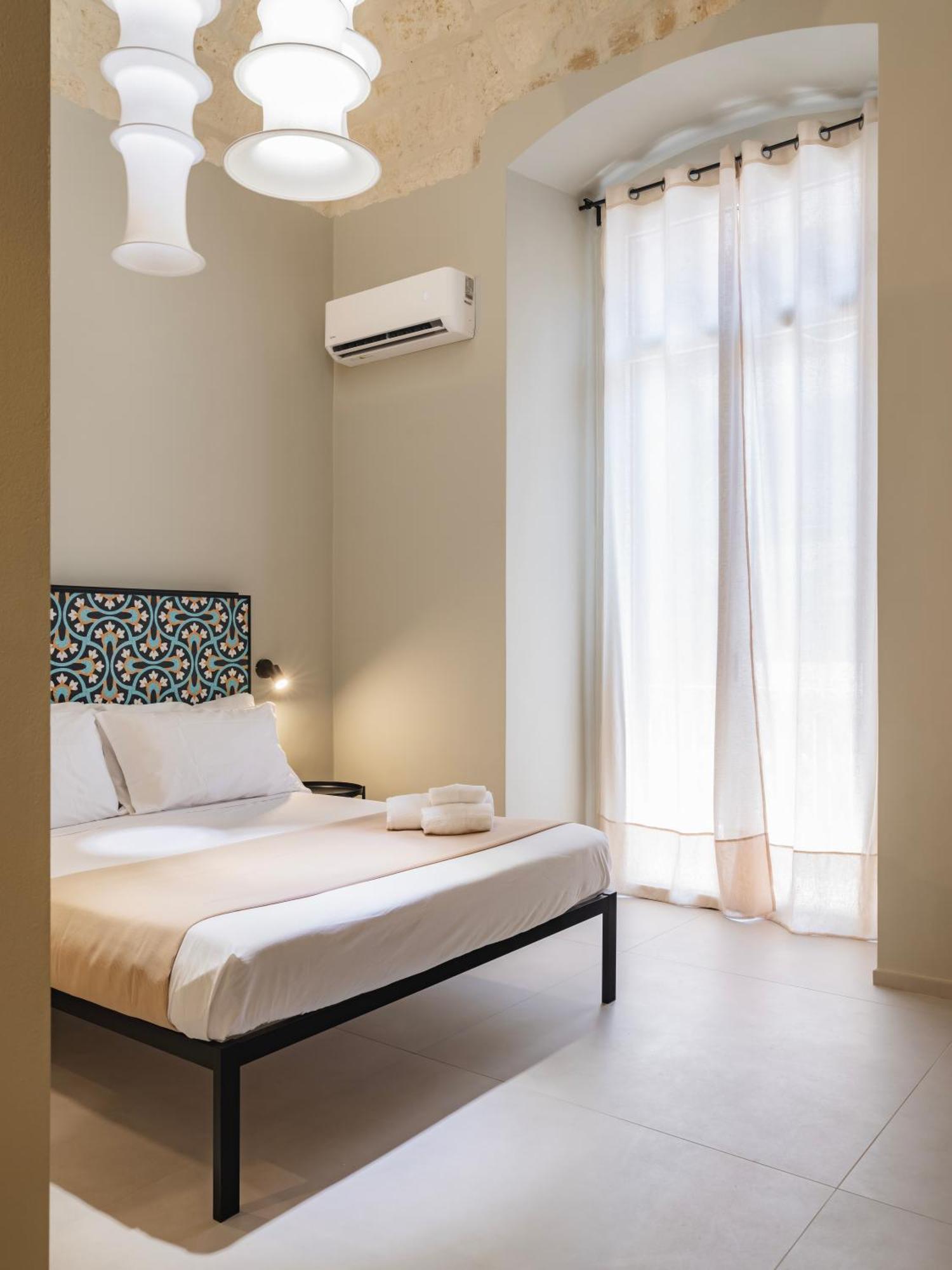 Almica24 Hotel Бари Екстериор снимка