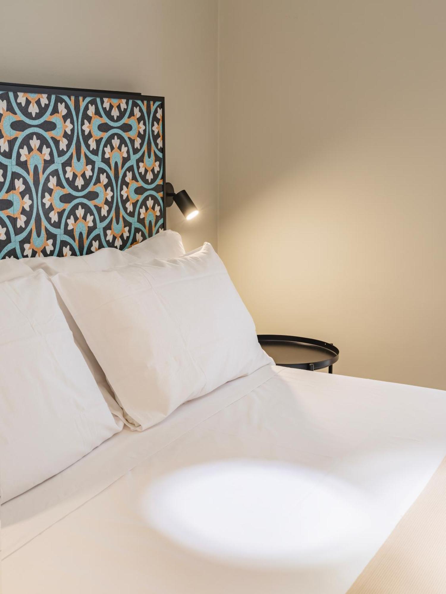 Almica24 Hotel Бари Екстериор снимка