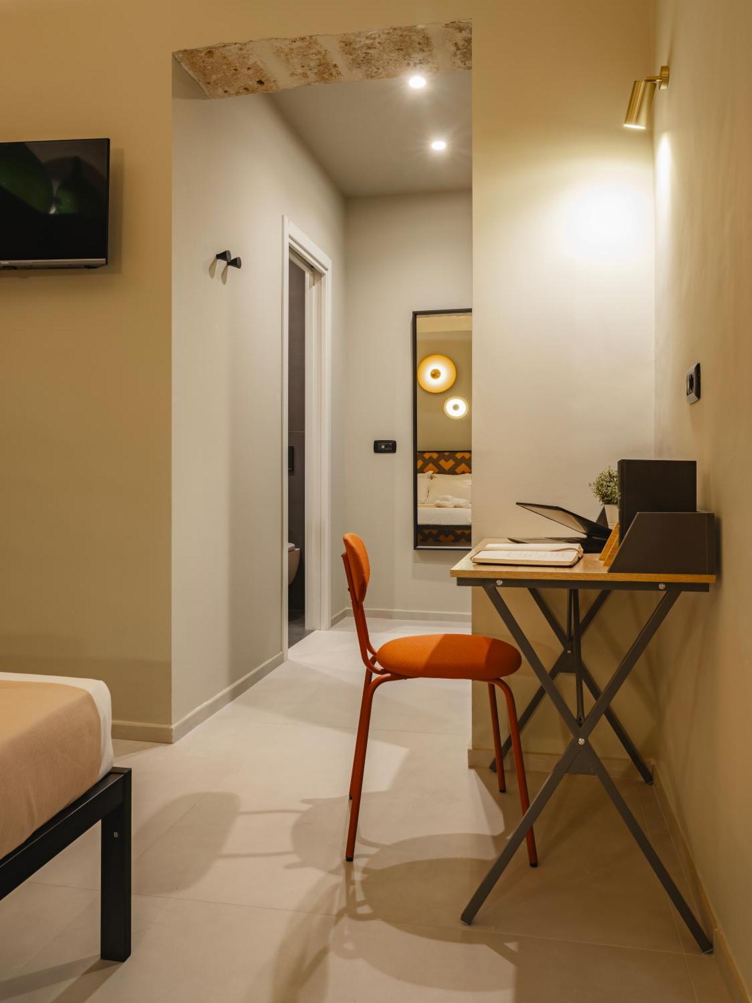 Almica24 Hotel Бари Екстериор снимка