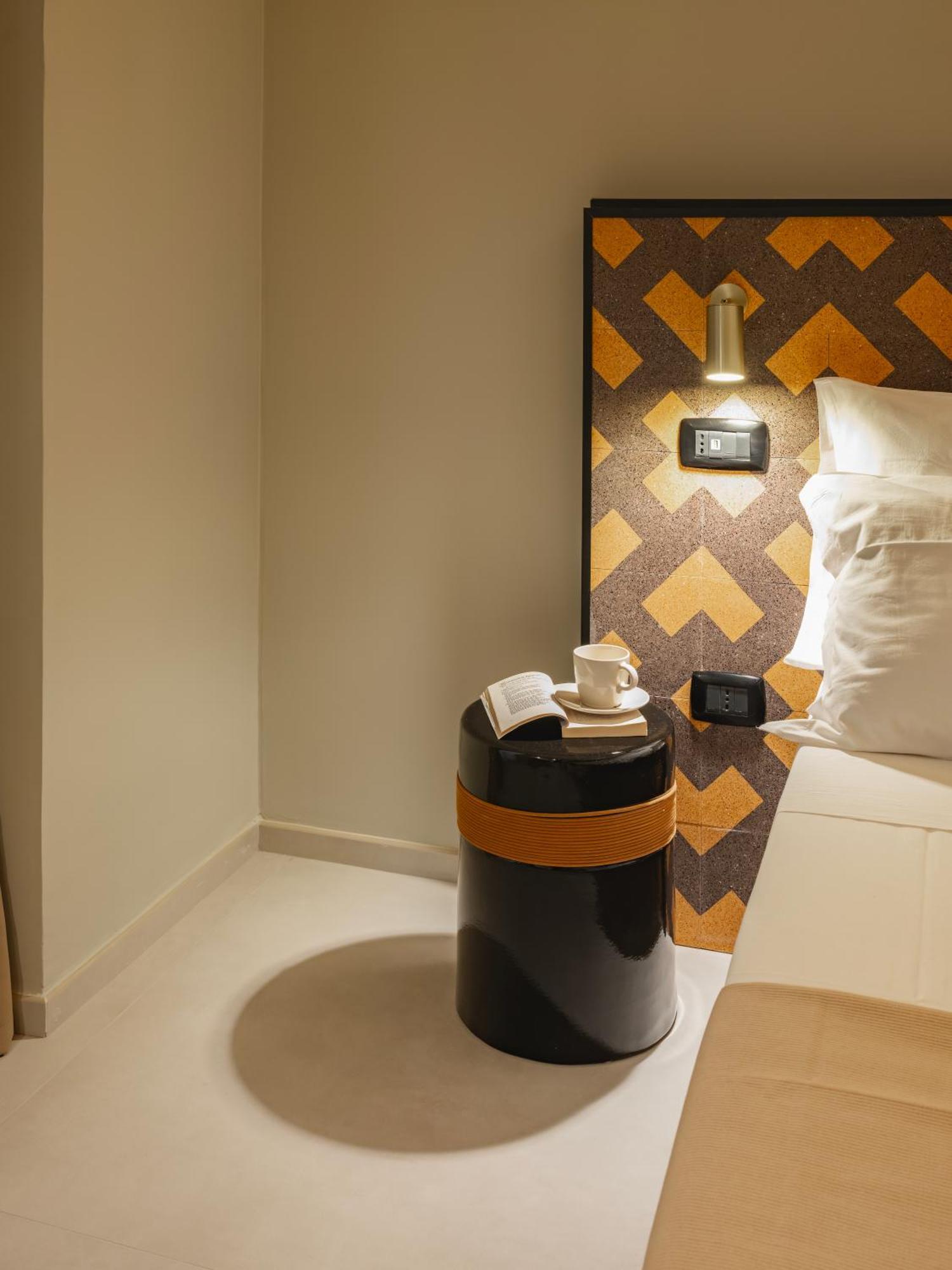 Almica24 Hotel Бари Екстериор снимка