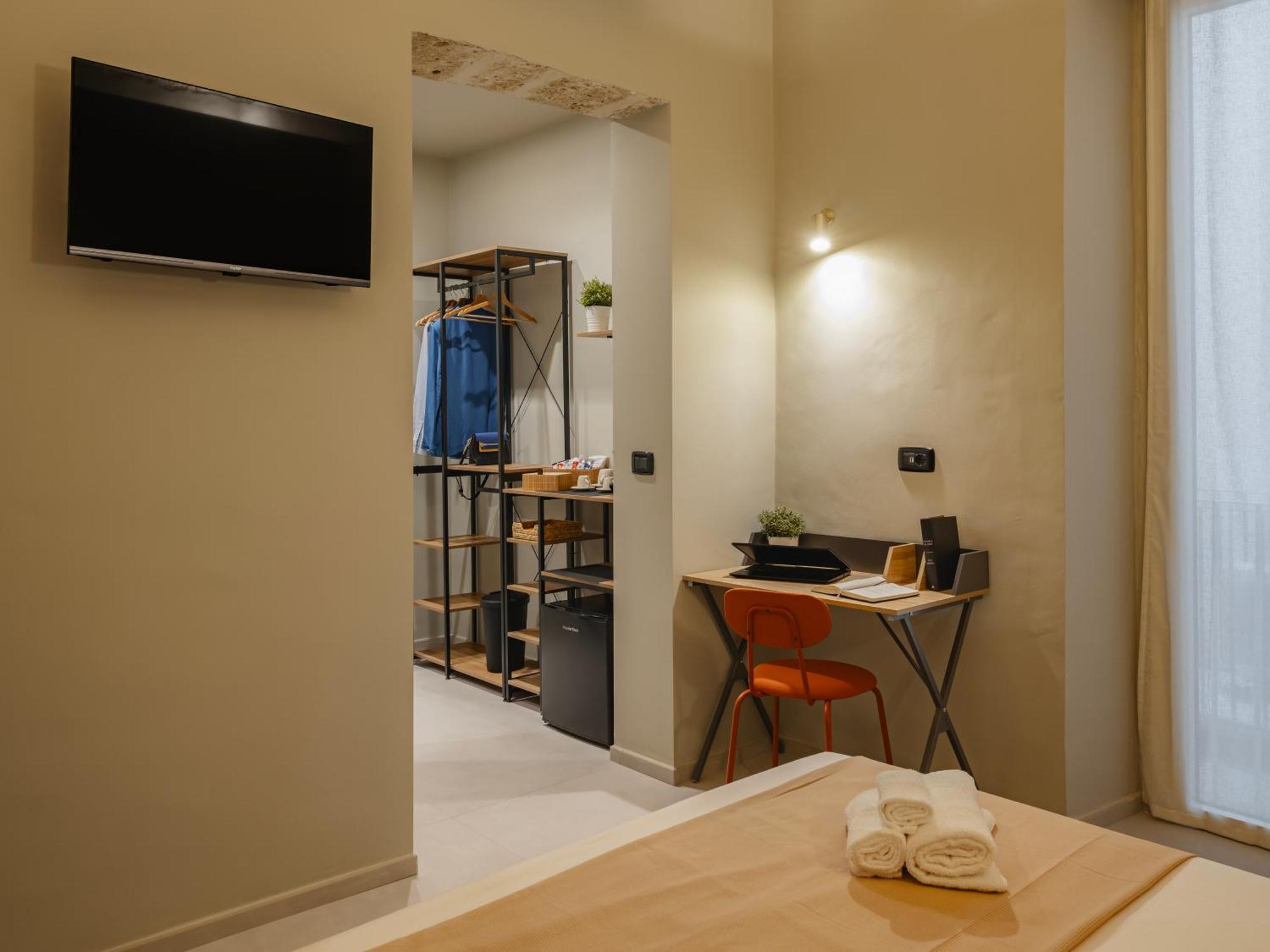 Almica24 Hotel Бари Екстериор снимка