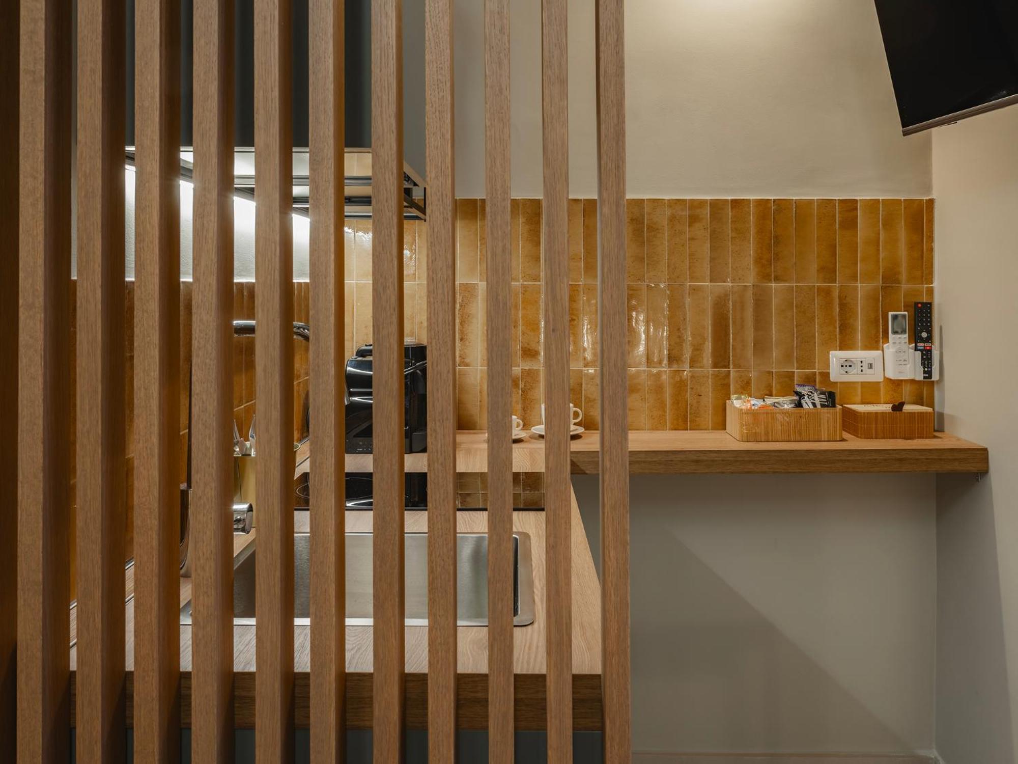 Almica24 Hotel Бари Екстериор снимка