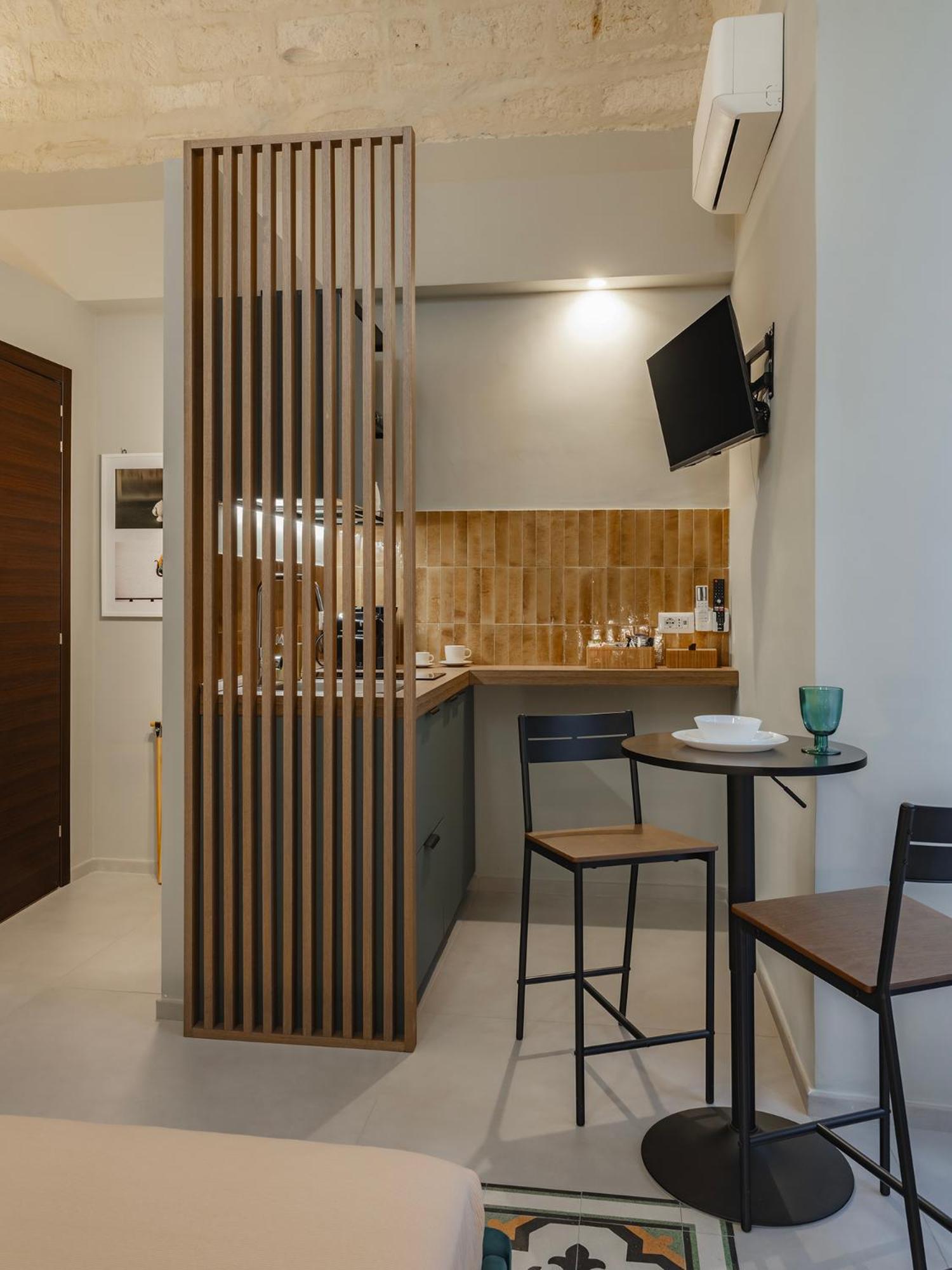 Almica24 Hotel Бари Екстериор снимка