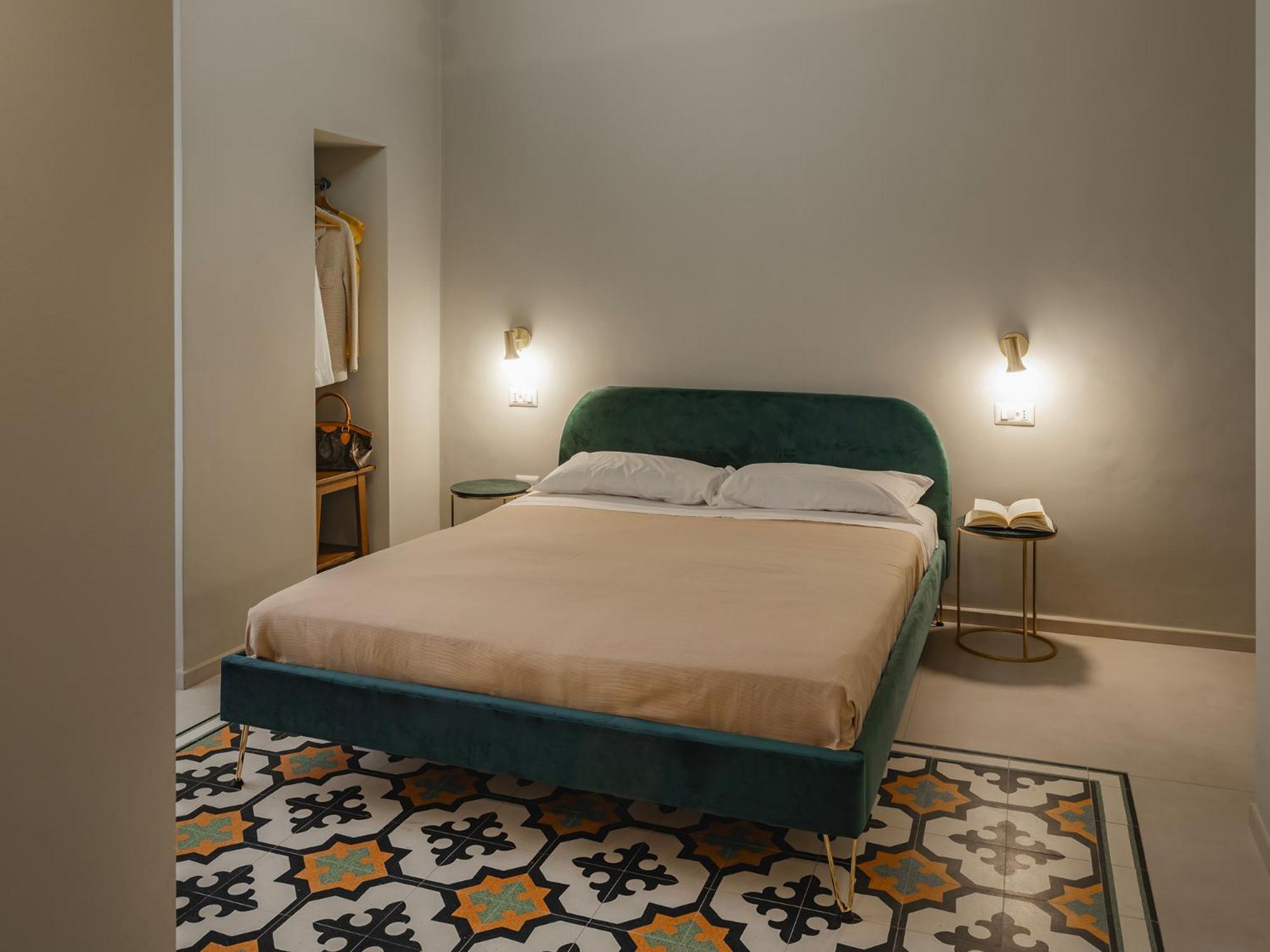 Almica24 Hotel Бари Екстериор снимка