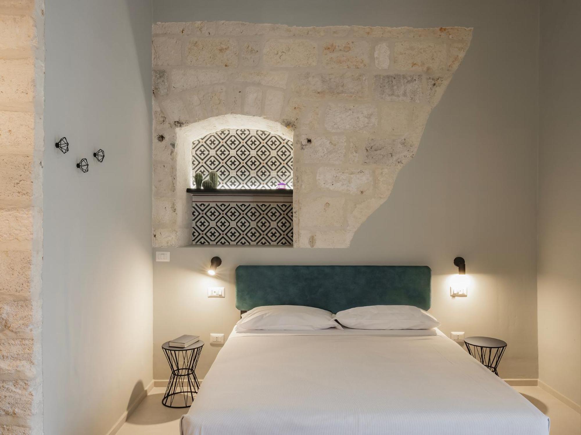 Almica24 Hotel Бари Екстериор снимка