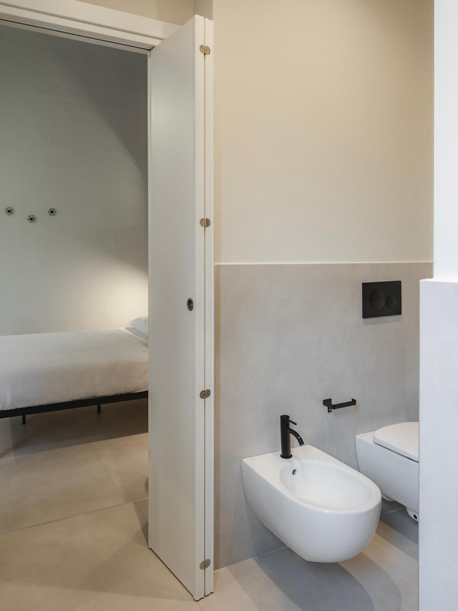 Almica24 Hotel Бари Екстериор снимка