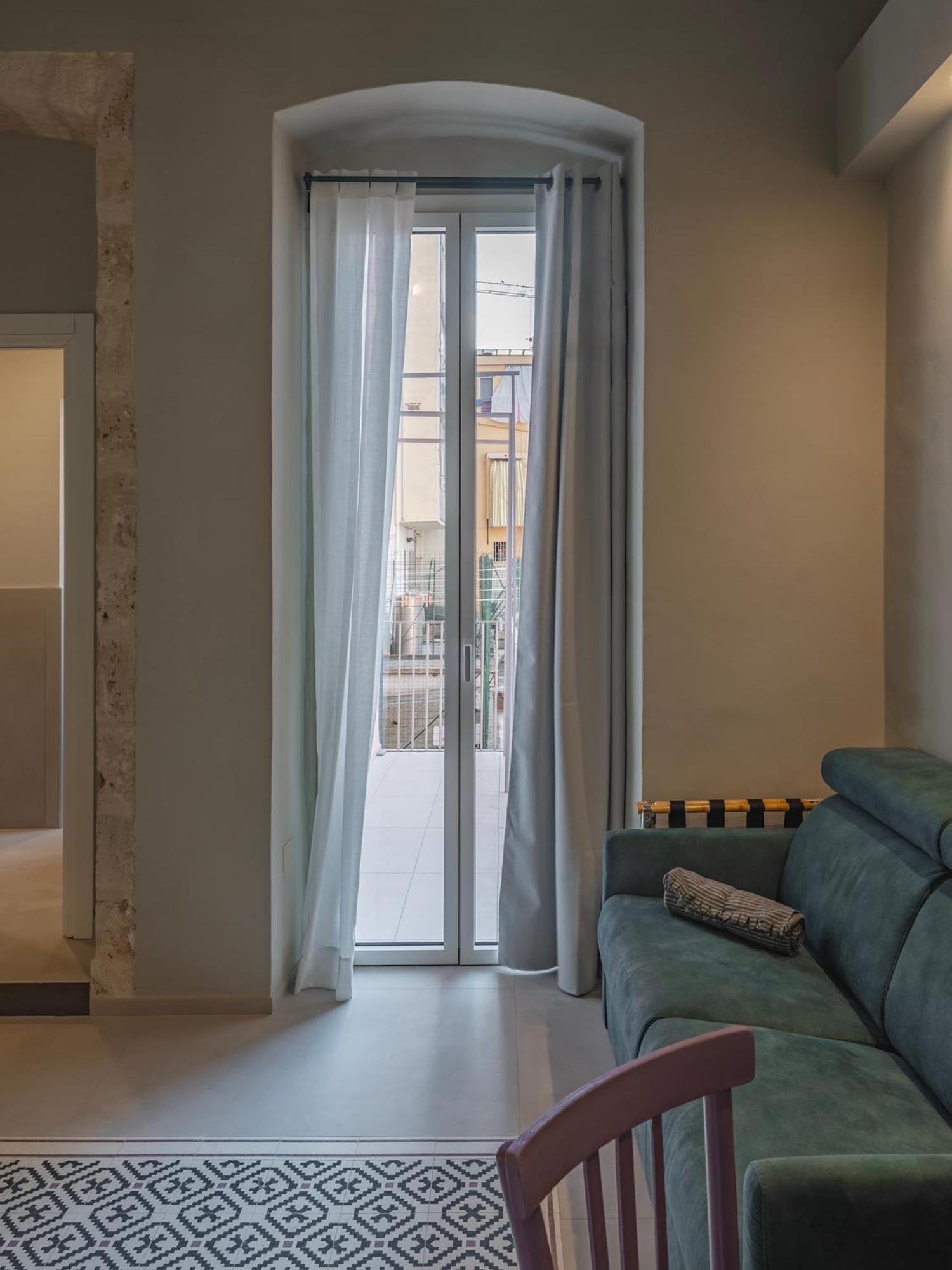 Almica24 Hotel Бари Екстериор снимка