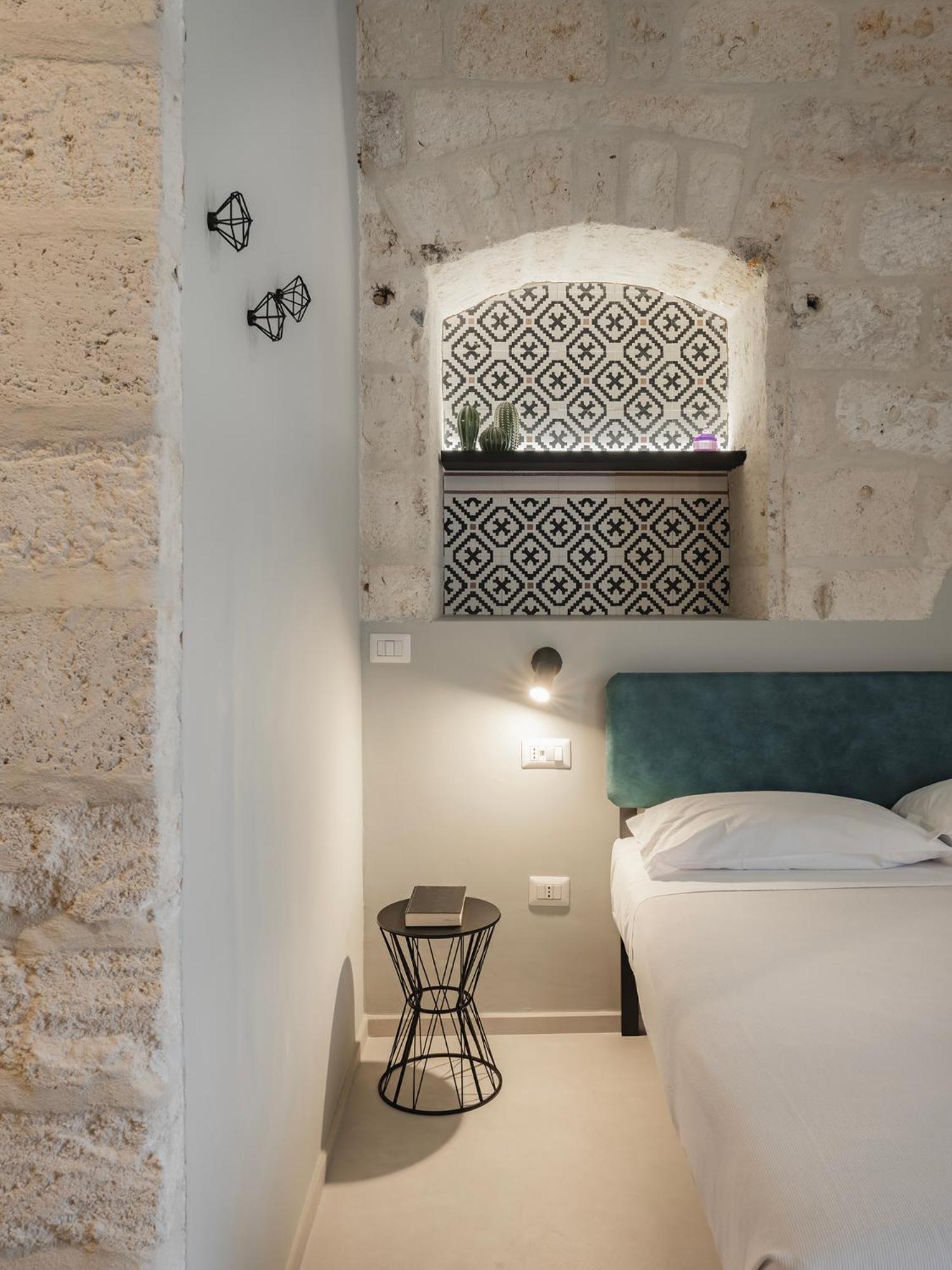 Almica24 Hotel Бари Екстериор снимка