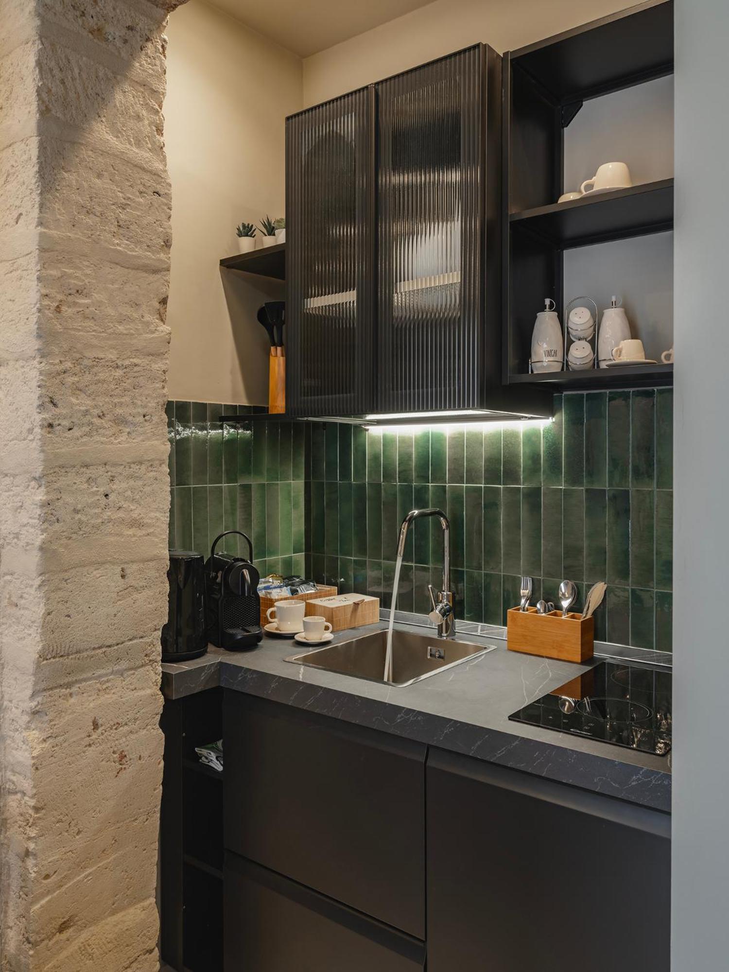 Almica24 Hotel Бари Екстериор снимка